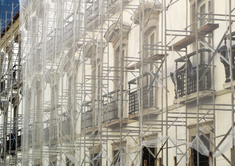 Mantén con protección tus edificaciones para que no pase nada